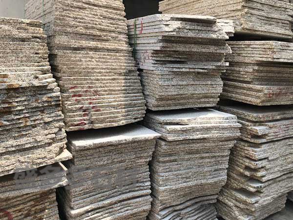 黃金麻毛(máo)闆